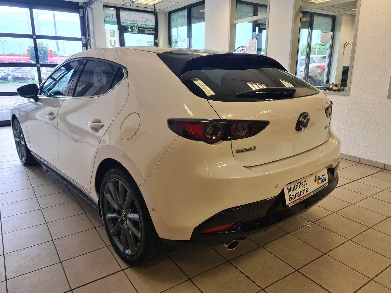 Fahrzeugabbildung Mazda 3 / NAVI / 1. Hand / 8-fach-bereift / BOSE