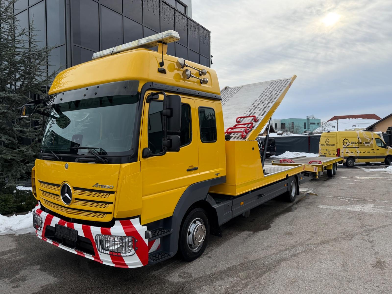 Mercedes-Benz ATEGO 1224 Doppelstock Moetefindt mit anhanger