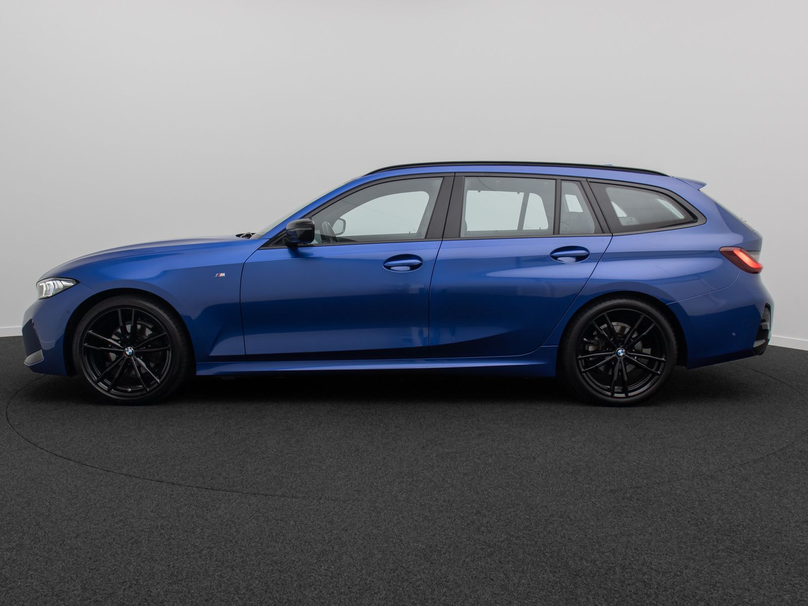 Fahrzeugabbildung BMW 320i M Sport DAB Kamera AHK Panorama HUD 19Zoll