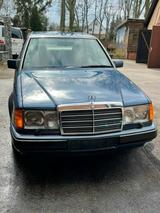 Mercedes-Benz 230,  W124 - gebrauchte Mercedes-Benz 230 aus dem Jahr 1990