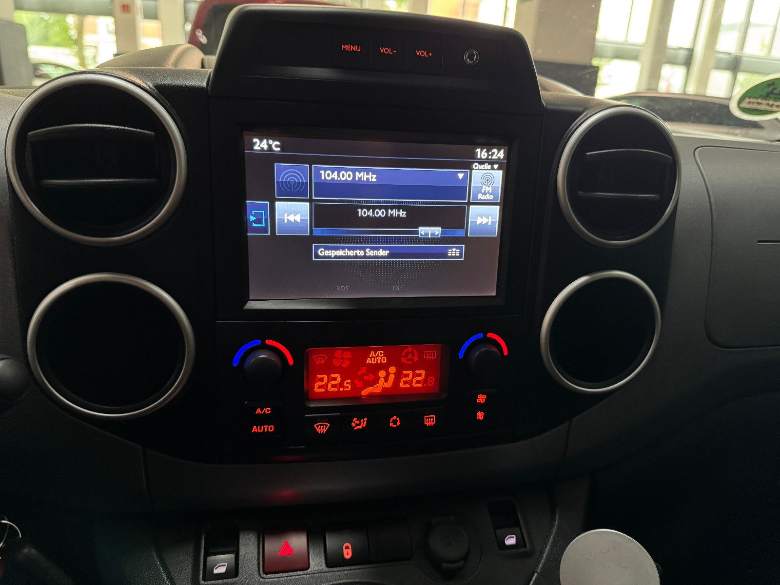 Fahrzeugabbildung Peugeot Partner Tepee 1.6 HDI ALLURE PDC SHZ KLIMA 2HAND