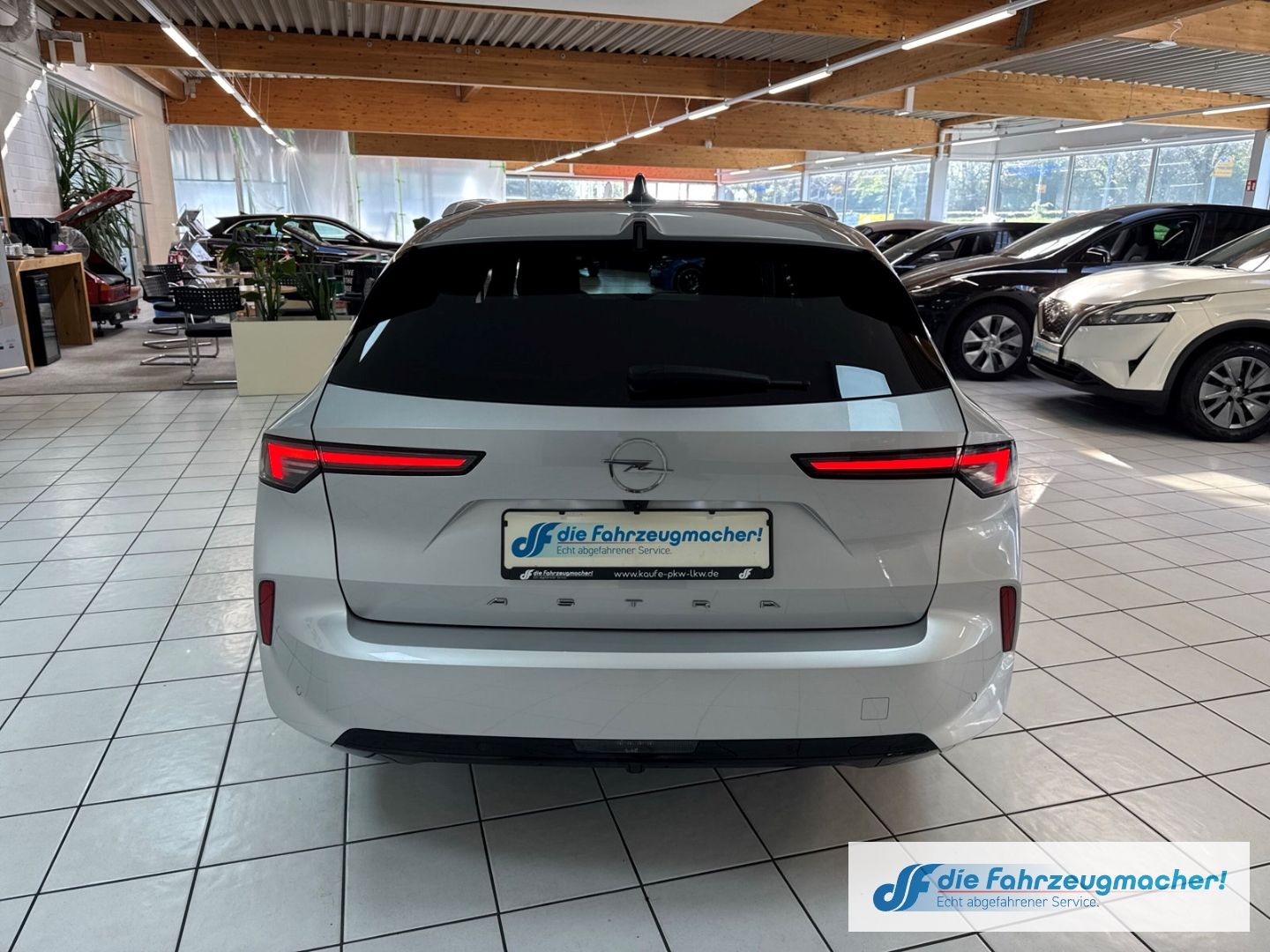 Fahrzeugabbildung Opel Astra L Sports Tourer Elegance Navi LED Apple Ca