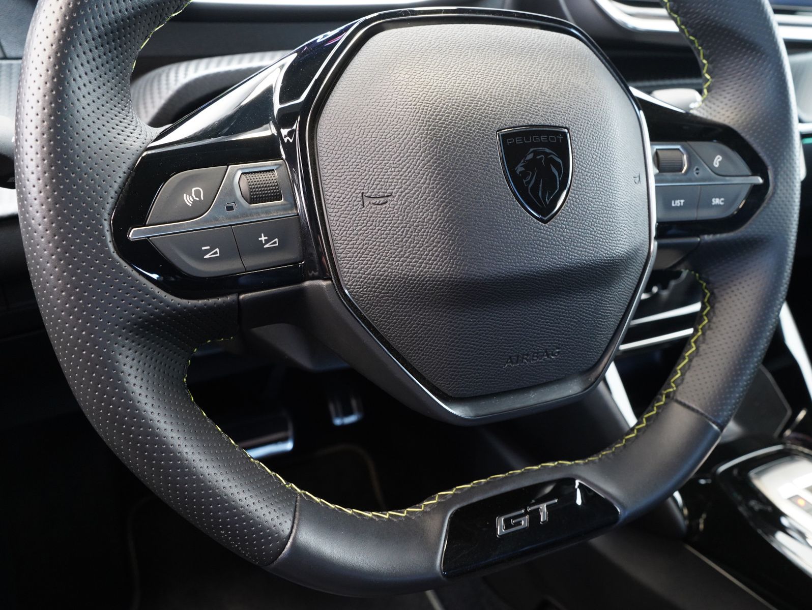 Fahrzeugabbildung Peugeot e-208 GT LED/NAVI/CARPLAY/DAB/11KW/SOH