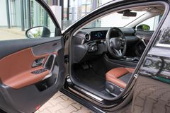 MERCEDES-BENZ A 200 / BUSINESS PAKET / NAVIGATION