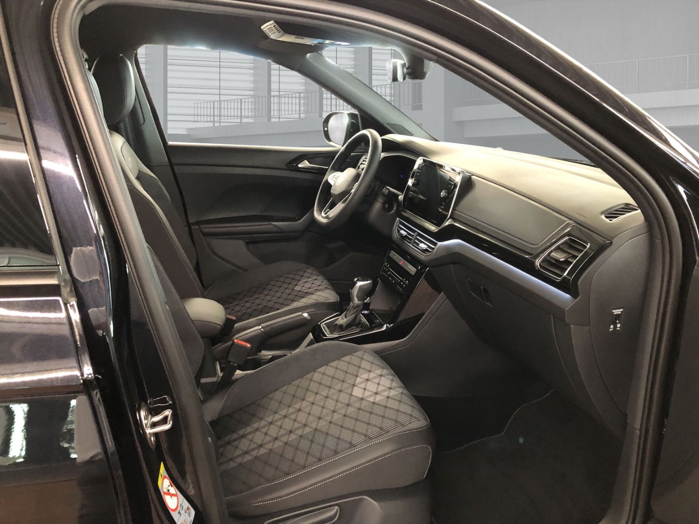 Volkswagen T-Cross R-Line 1.0 TSI DSG Sportpaket AHK-abnehm foto 5