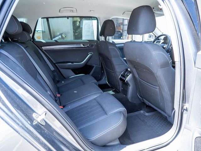 Foto Nummer 4: SKODA Superb