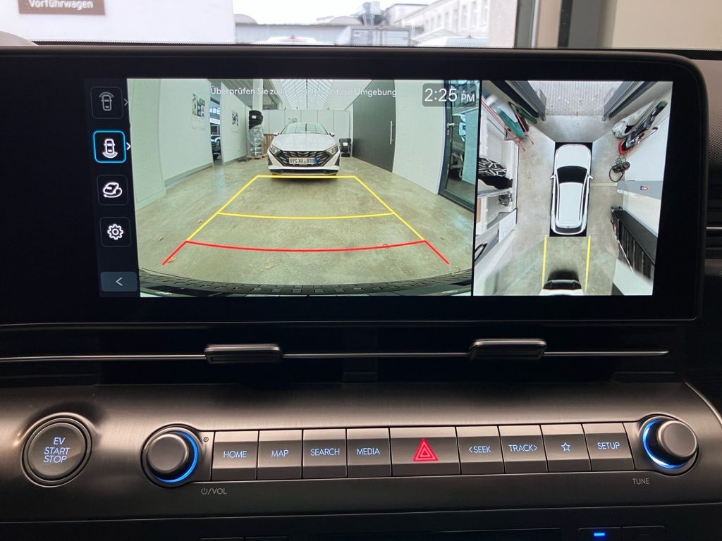 Fahrzeugabbildung Hyundai KONA EV 2WD 65kWh Prime 2xKlima 360 ACC AUT HUD