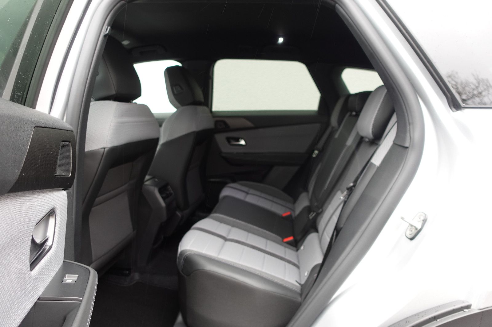 Fahrzeugabbildung Opel Grandland GS 1.2MildHybrid,Navi,Kamera,Allwetter