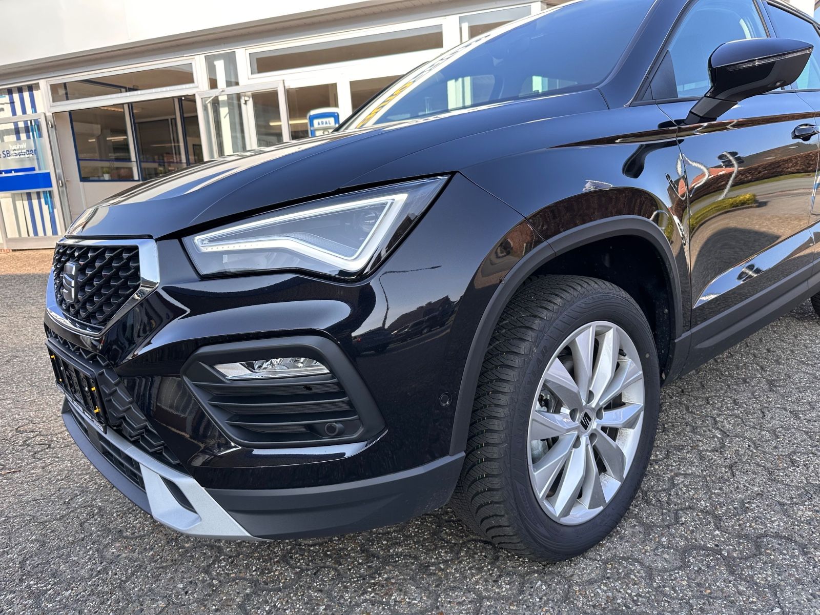 Fahrzeugabbildung SEAT Ateca 1.5 TSI Style DSG AHK/Navi/ACC/LED/SHZ/APP