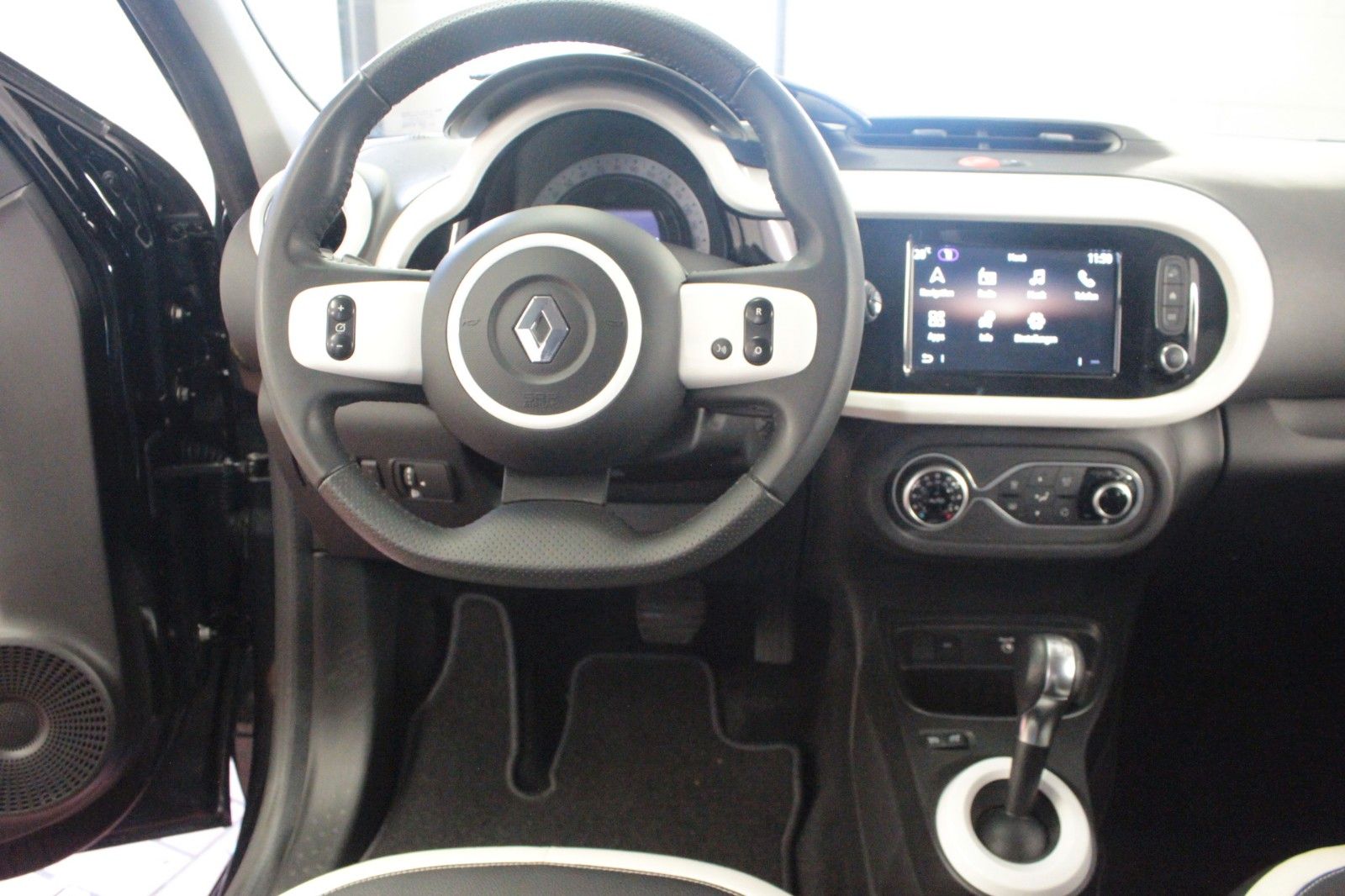 Fahrzeugabbildung Renault Twingo E-Tech 100% elektrisch*Plus Winterräder