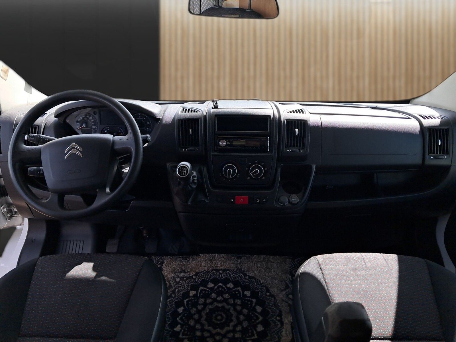 Fahrzeugabbildung P.L.A. M Klasse PLA 4 Fahrradträger, Sat-Antenne, Marki