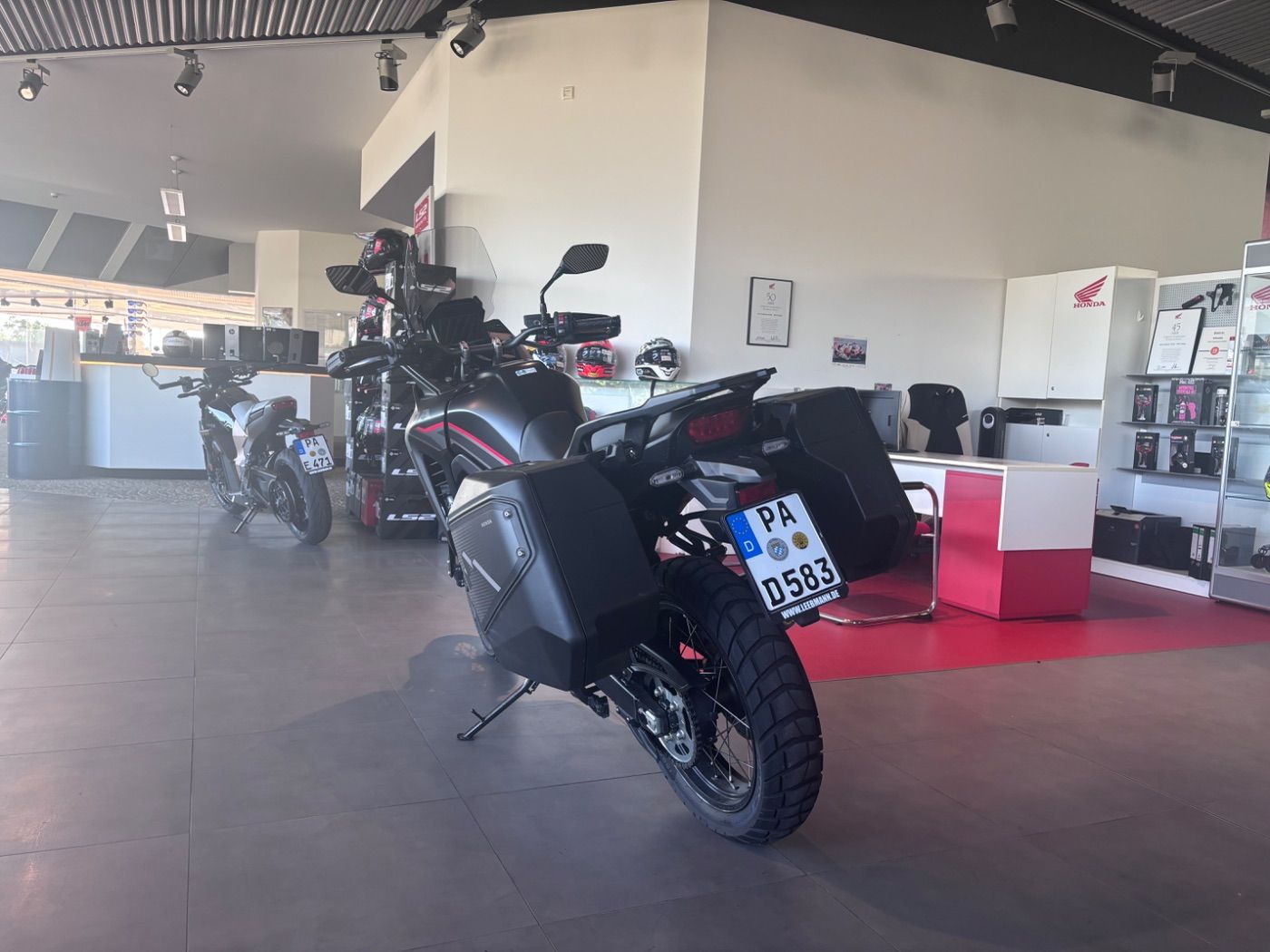 Fahrzeugabbildung Honda XL 750 Transalp E-Clutch, Koffer, viel Zubehör,