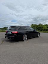 Mercedes-Benz E 53 AMG Mercedes-AMG E 53 4MATIC+ T Autom. ... - schwarze Mercedes-Benz E 53 AMG