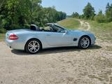 Mercedes-Benz SL 350 - - silberne Mercedes-Benz SL 350