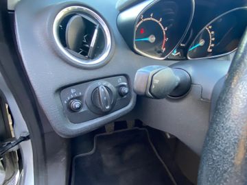 Bild 12 Ford FIESTA TREND KLIMA EFH WINDSCHUTZSCHEIBE BEHEIZT