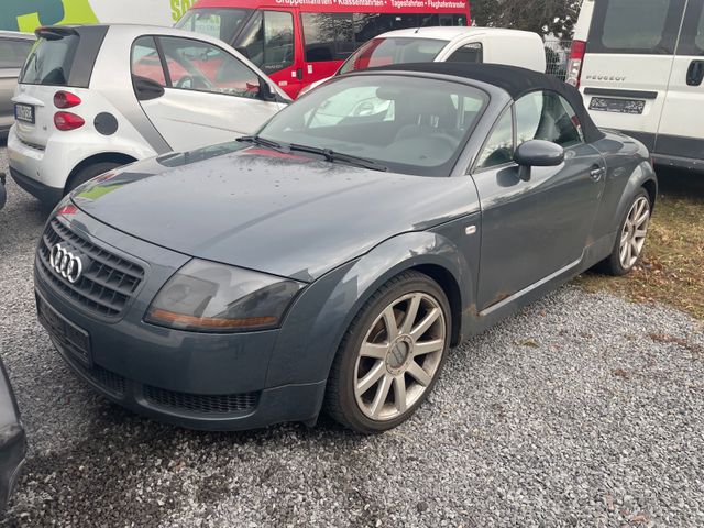 Audi TT Cabrio /Roadster 1.8 T Roadster S Line