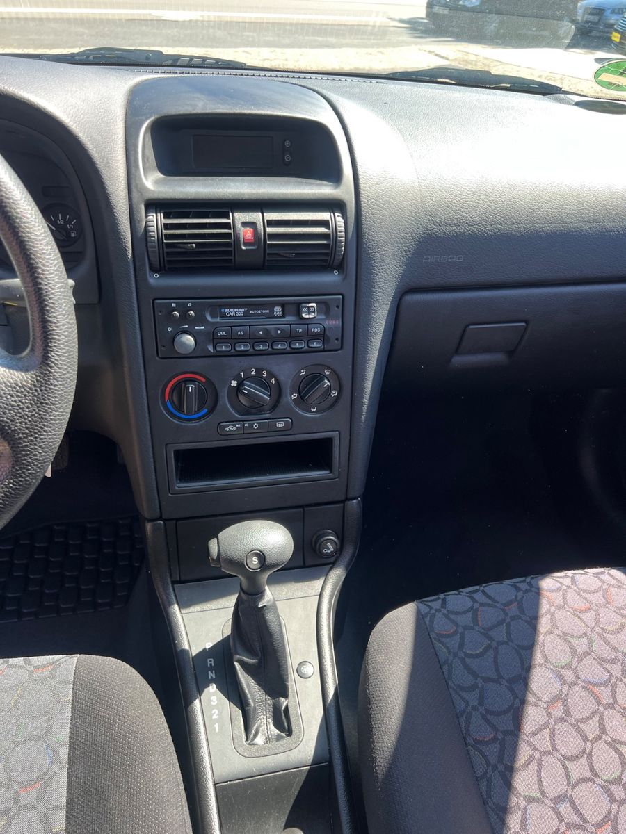 Fahrzeugabbildung Opel Astra 1.6 16V *WENIG KILOMETER* AUTOMATIK *