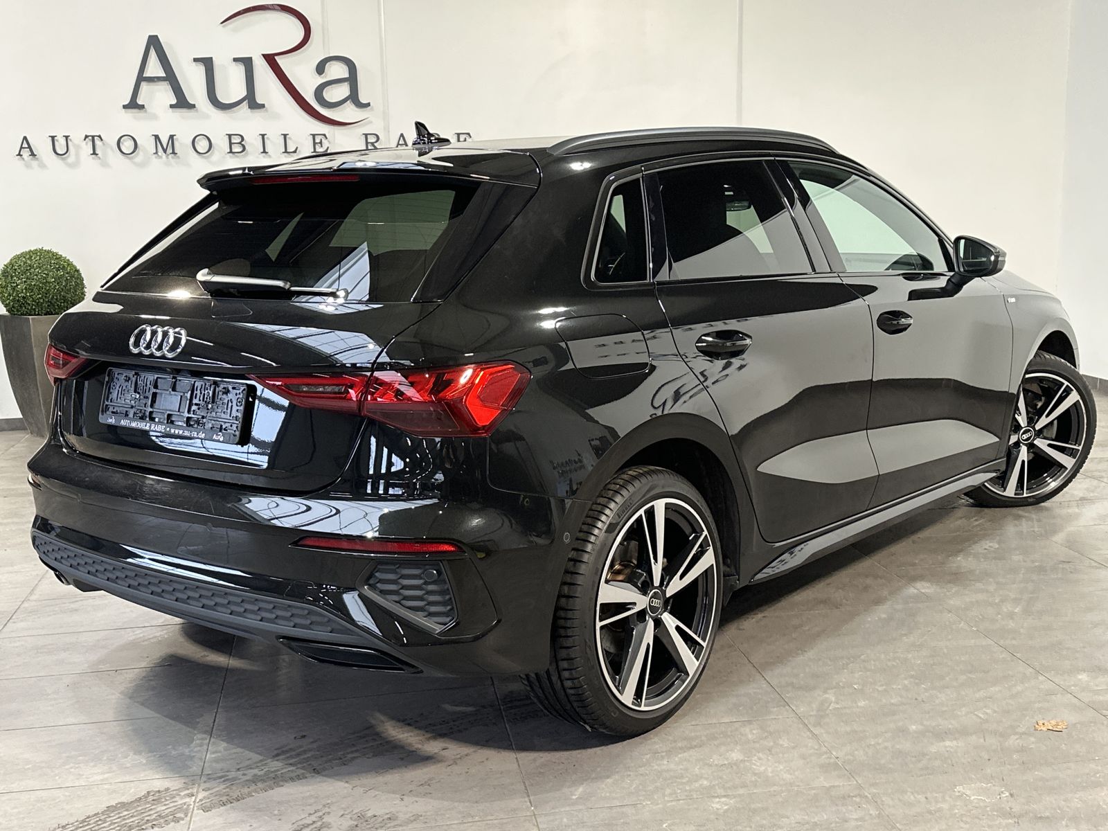 Fahrzeugabbildung Audi A3 SpB 40 TFSI e S-Line Black NAV+LED+B&O+KAMERA