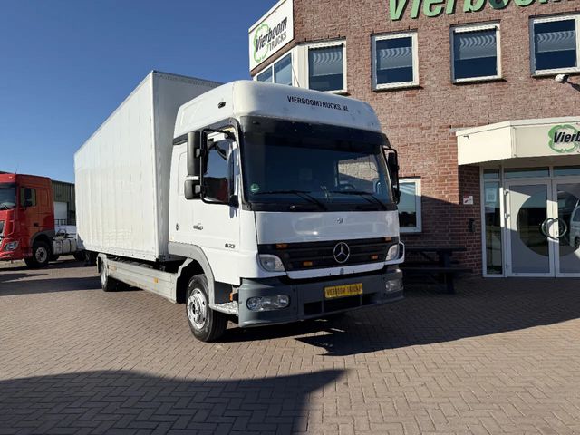 Mercedes-Benz Atego 823 Atego 823L Koffer/Schaltgetriebe/Klima