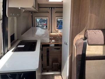 Carado CV 640 PRO AWT isoliert Rahmenfenster