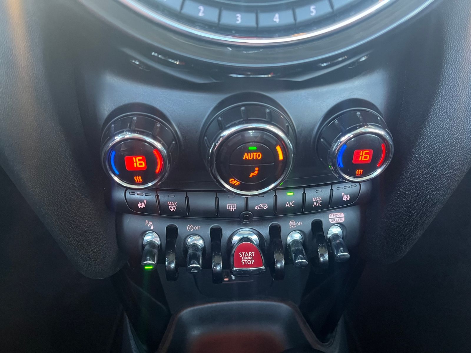Fahrzeugabbildung MINI Cabrio Cooper S Chili LED NAVI ALU