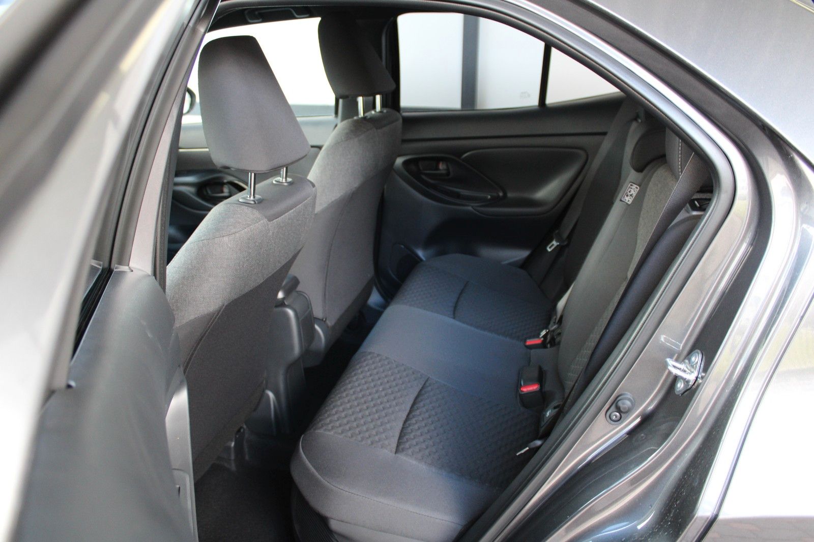 Fahrzeugabbildung Toyota Yaris Cross Hybrid Teamplayer + Winter-/Safety-P
