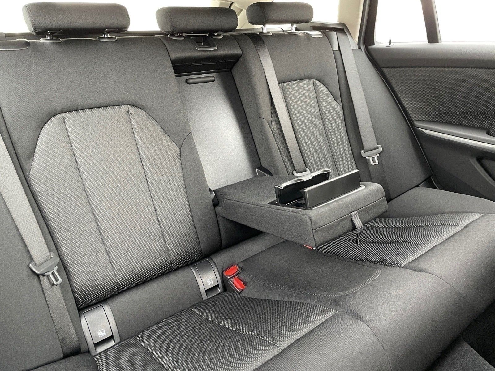 BMW 318i Touring Auto Navi Tempom.aktiv Bluetooth PD foto 13