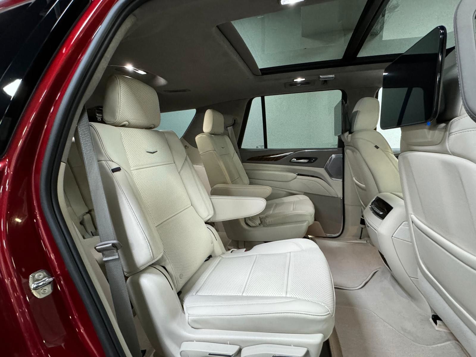Fahrzeugabbildung Cadillac ESCALADE SPORT-PLATINUM 6.2 V8 -NIGHT VISiON 3 J