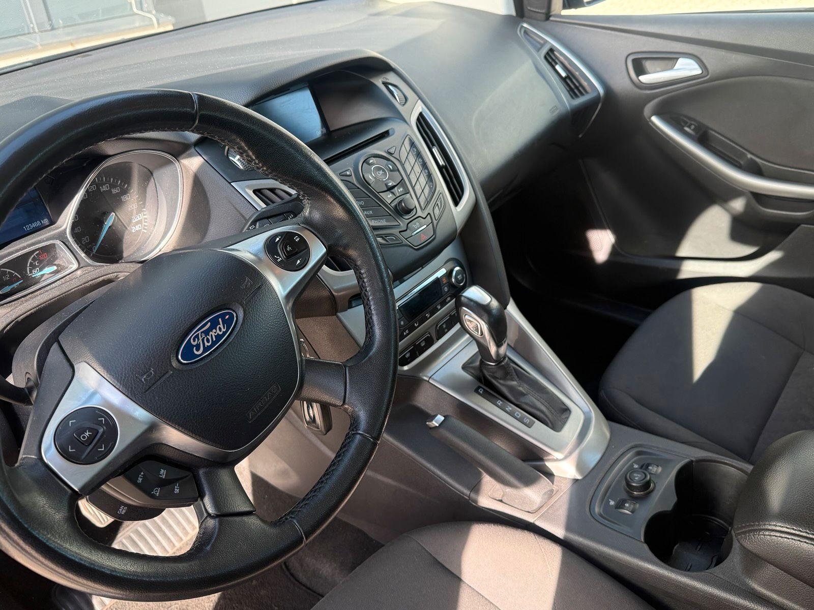 Ford Focus 2014 — фото 10