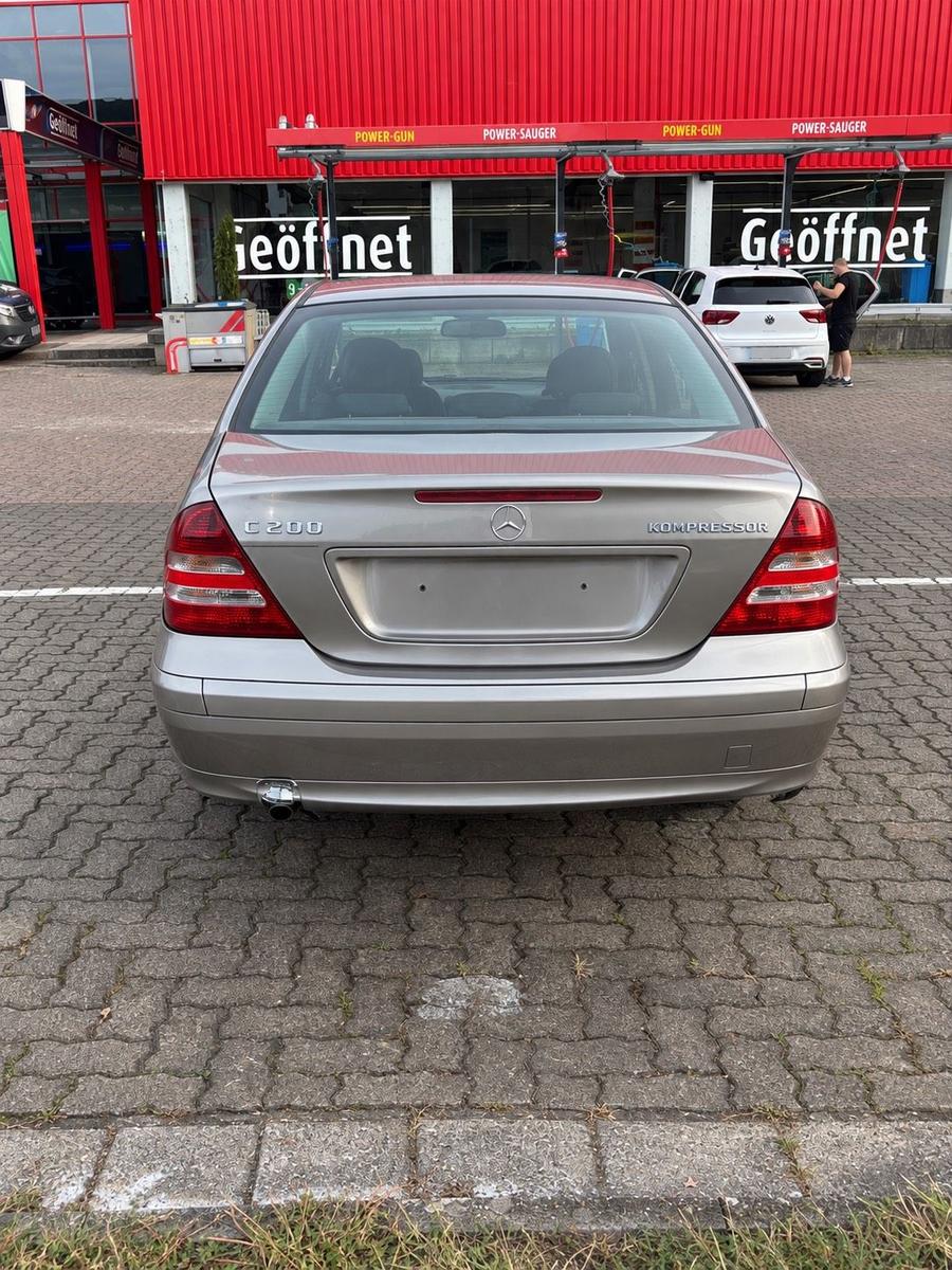 Mercedes-Benz C 200