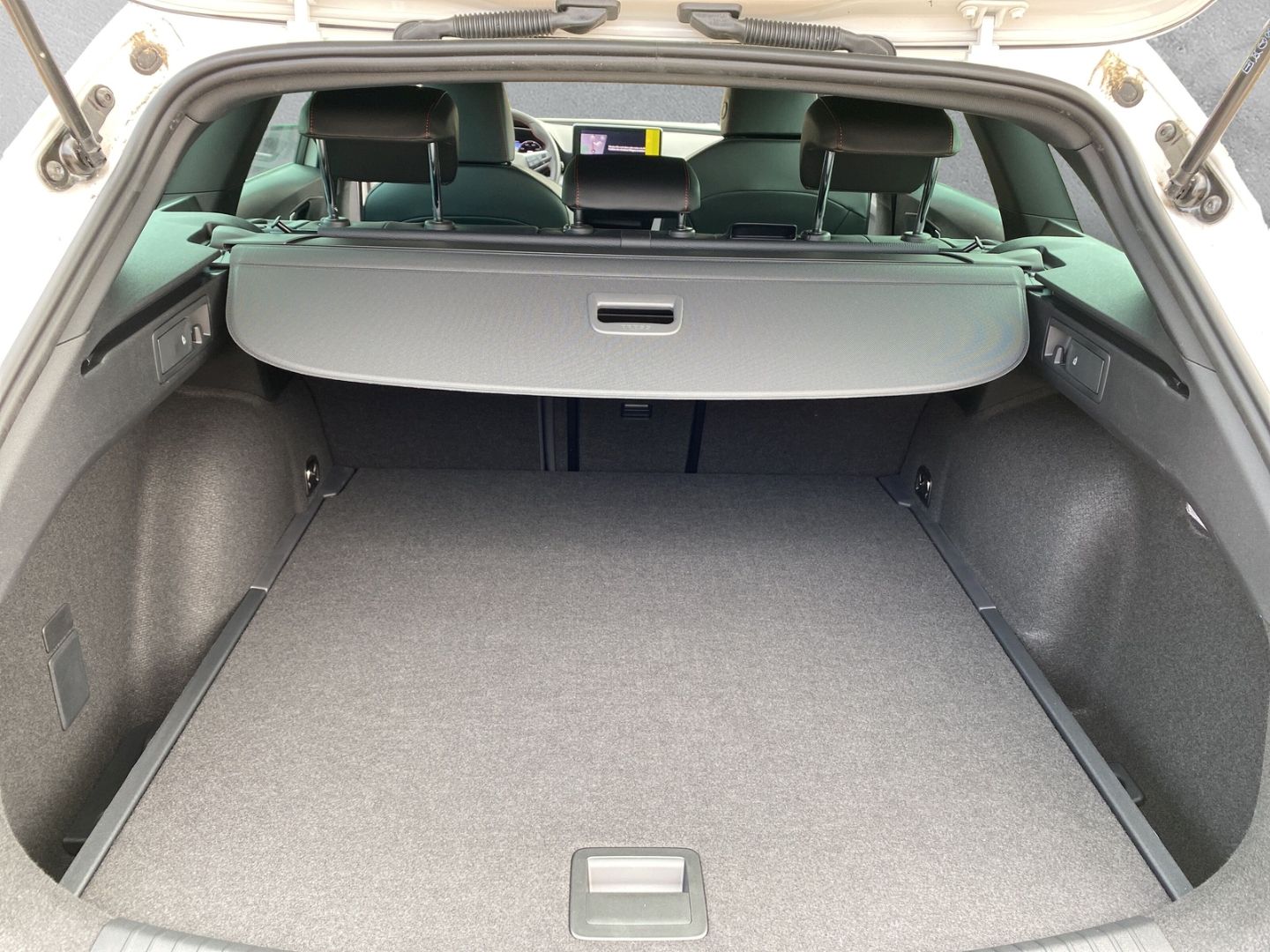 Fahrzeugabbildung SEAT Leon Sportstourer FR 2.0 TDI EU6d *Navi *digital