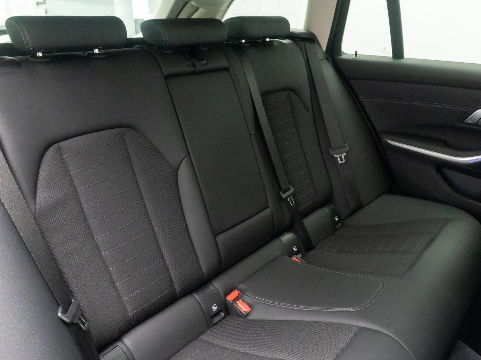Fahrzeugabbildung BMW 320i Sport Line Laser DAB Kamera HiFi ACC Alarm