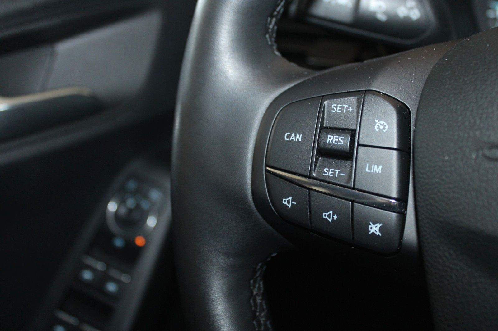 Fahrzeugabbildung Ford Puma Cool & Connect MHEV LED Allwetter WinterPak