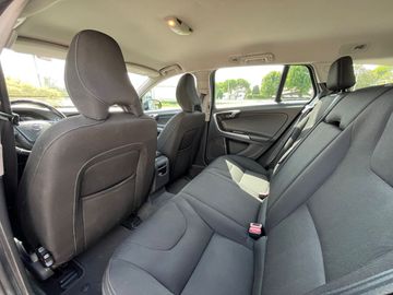 Volvo V60 Cross Country - 10