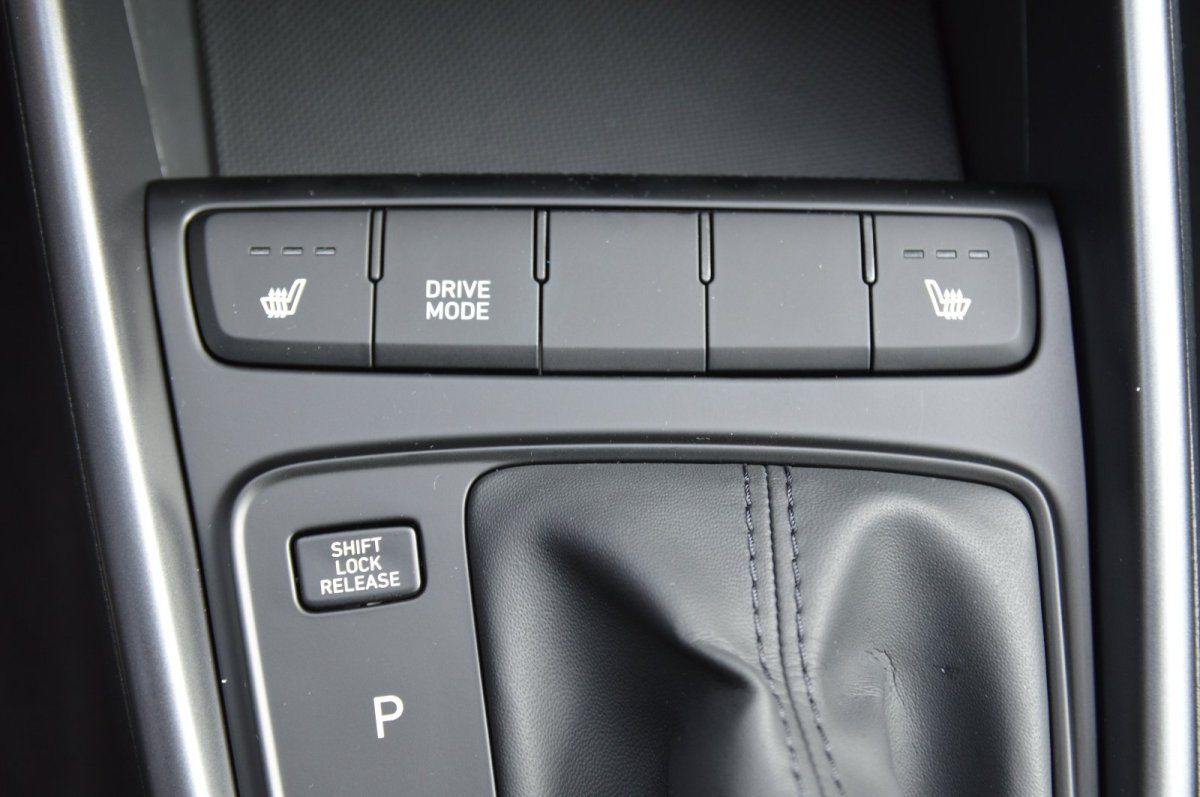 Fahrzeugabbildung Hyundai i20  Emotion 1,0 T-GDI 120 PS 7DCT 48V MHEV / AC