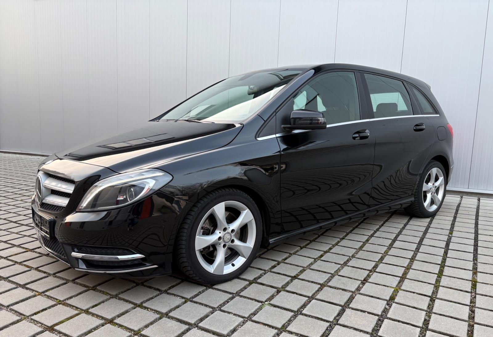 Mercedes-Benz B 220 SPORT 4Matic Bi-Xenon Leder Navi