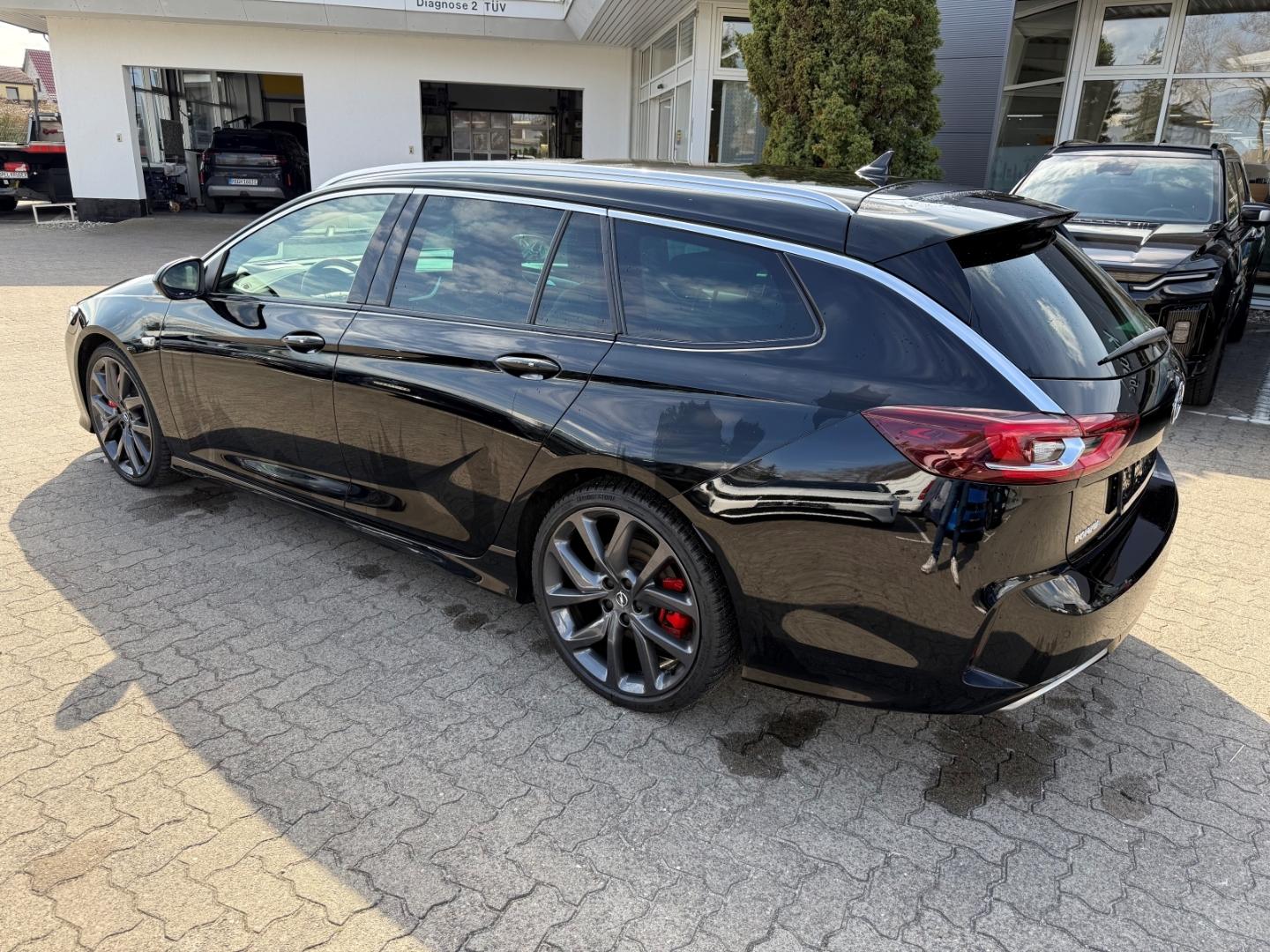 Opel Insignia B Sports Tourer GSi 4x4 Alcantara