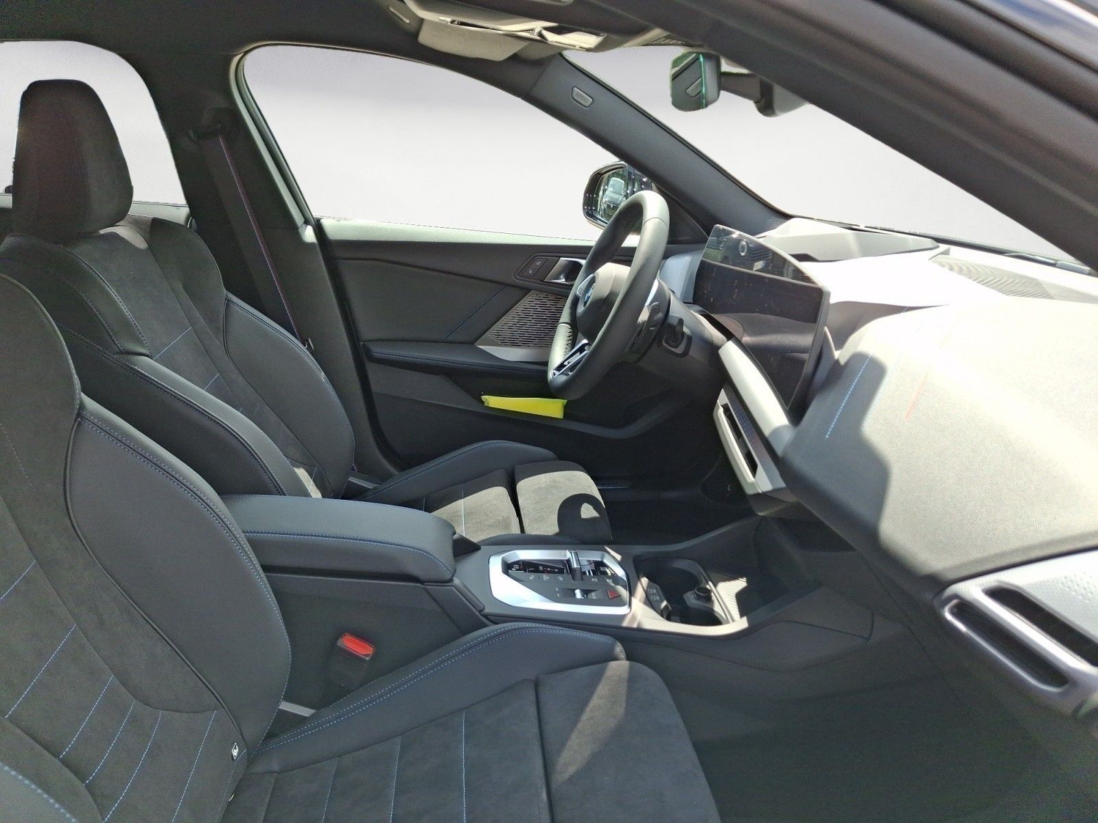 BMW 223 Gran Coupé - Bild 9