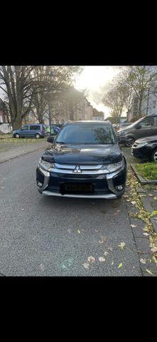 Mitsubishi Outlander 2.2 DI-D 4WD Automatik SUV-Star+ S...