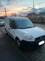 Fiat Doblo, weiß, mit Anhängerkupplung - Fiat Doblo Gebrauchtwagen in Stuttgart