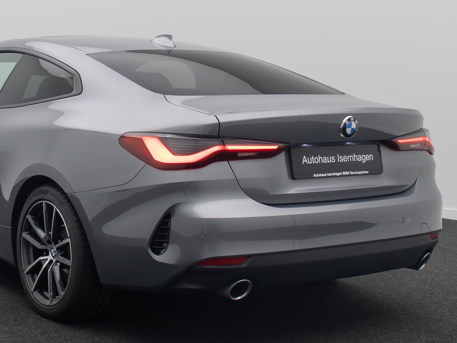 Fahrzeugabbildung BMW 420d Coup&eacute; Alarm HiFi DAB Sport Glasdach 18Zoll