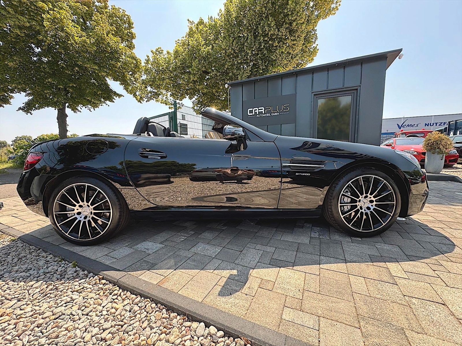 Fahrzeugabbildung Mercedes-Benz SLC 43 AMG Designo Night *LED*Kamera*Panorama*
