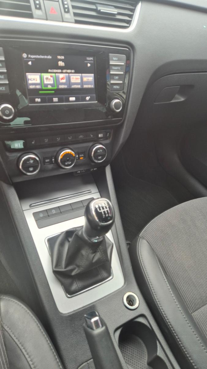 Skoda Octavia Combi Elegance 1.4