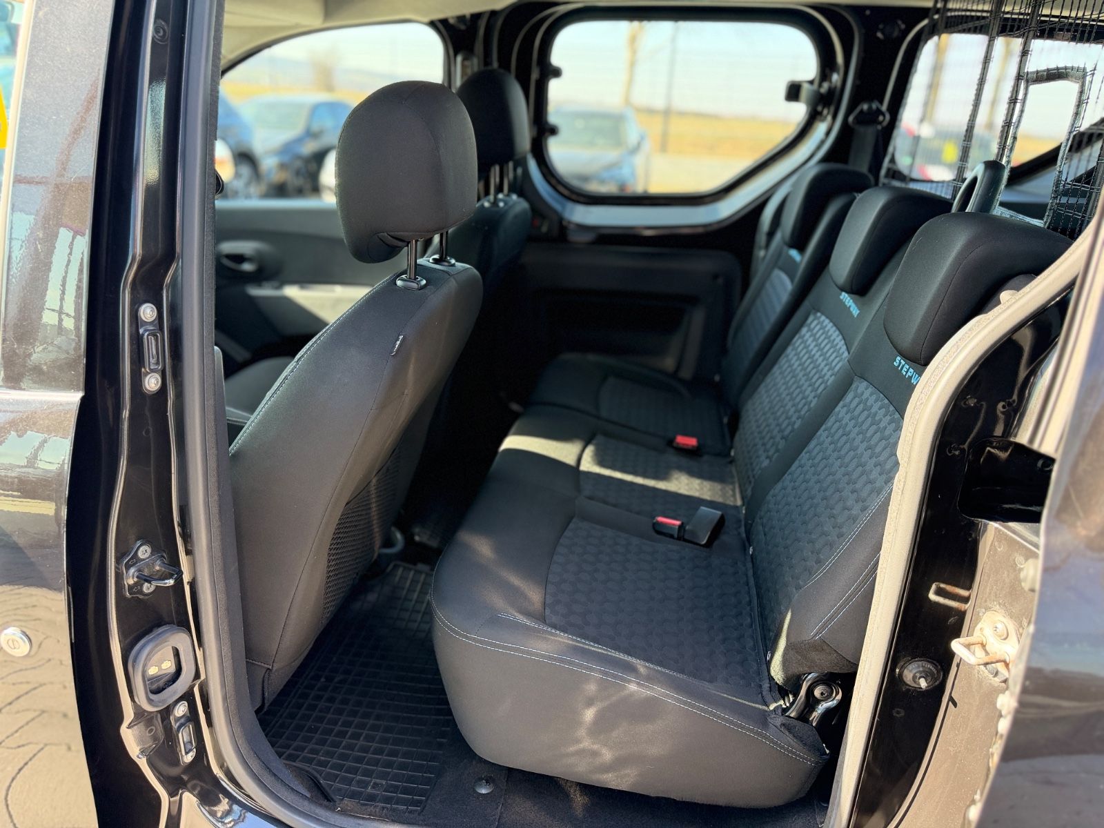Dokker Stepway 1.2 TCE Navi Klima Alufelgen
