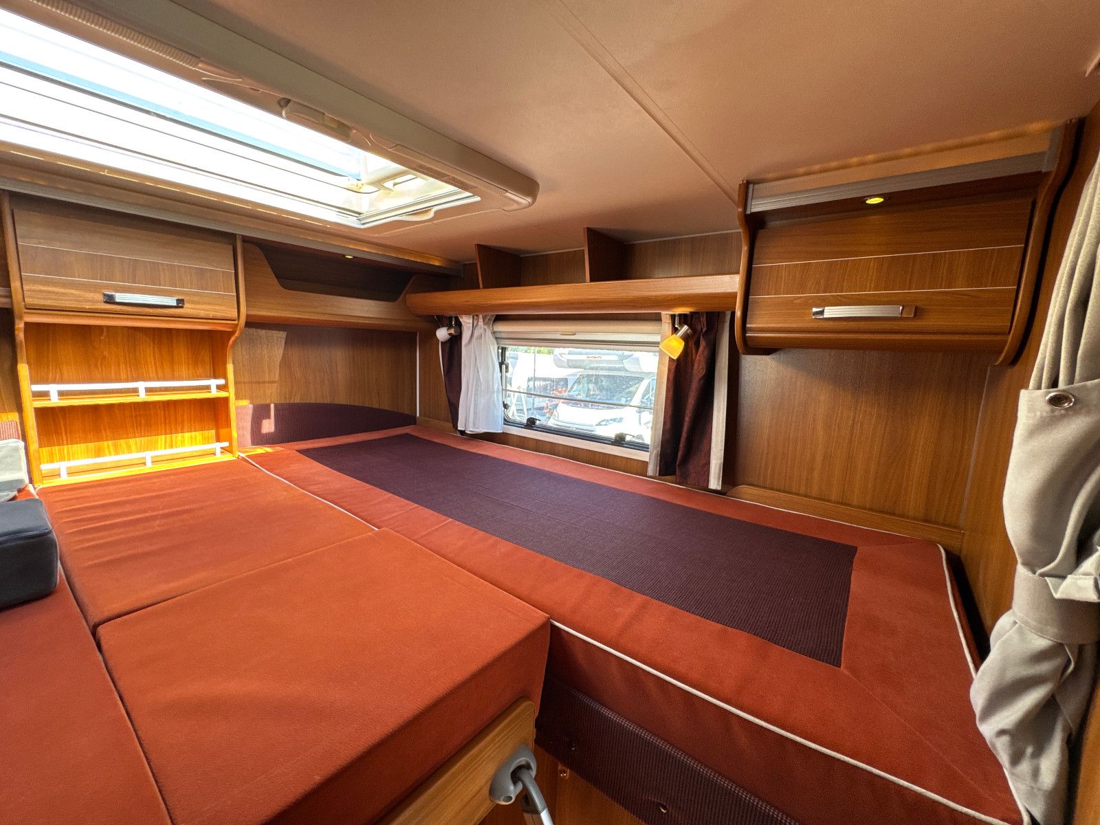 Fahrzeugabbildung Dethleffs GLOBEBUS T 004 FIAT KAMERA SAT TV LUFTFEDERUNG