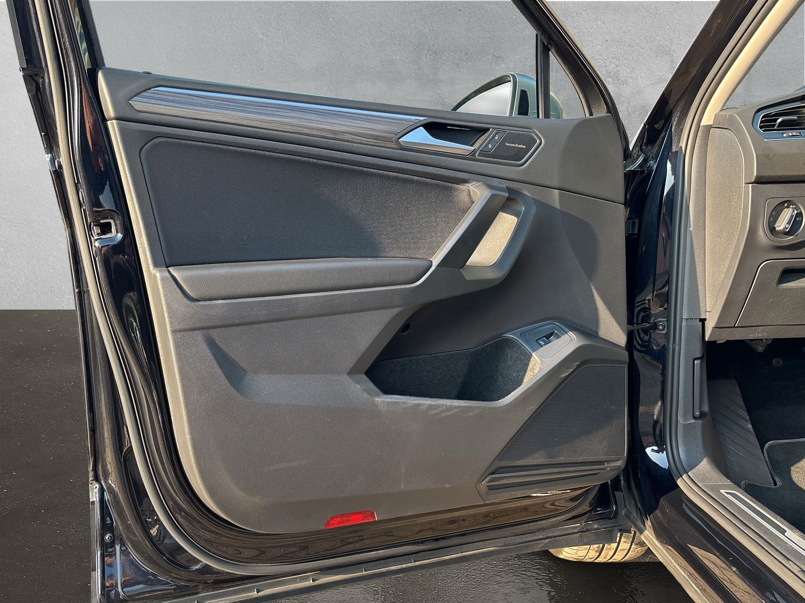 Fahrzeugabbildung Volkswagen Tiguan Allspace 2.0 TDI 4Motion Kamera Harman&Ka