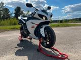 Yamaha YZF-R1 - YAMAHA 2011 R1