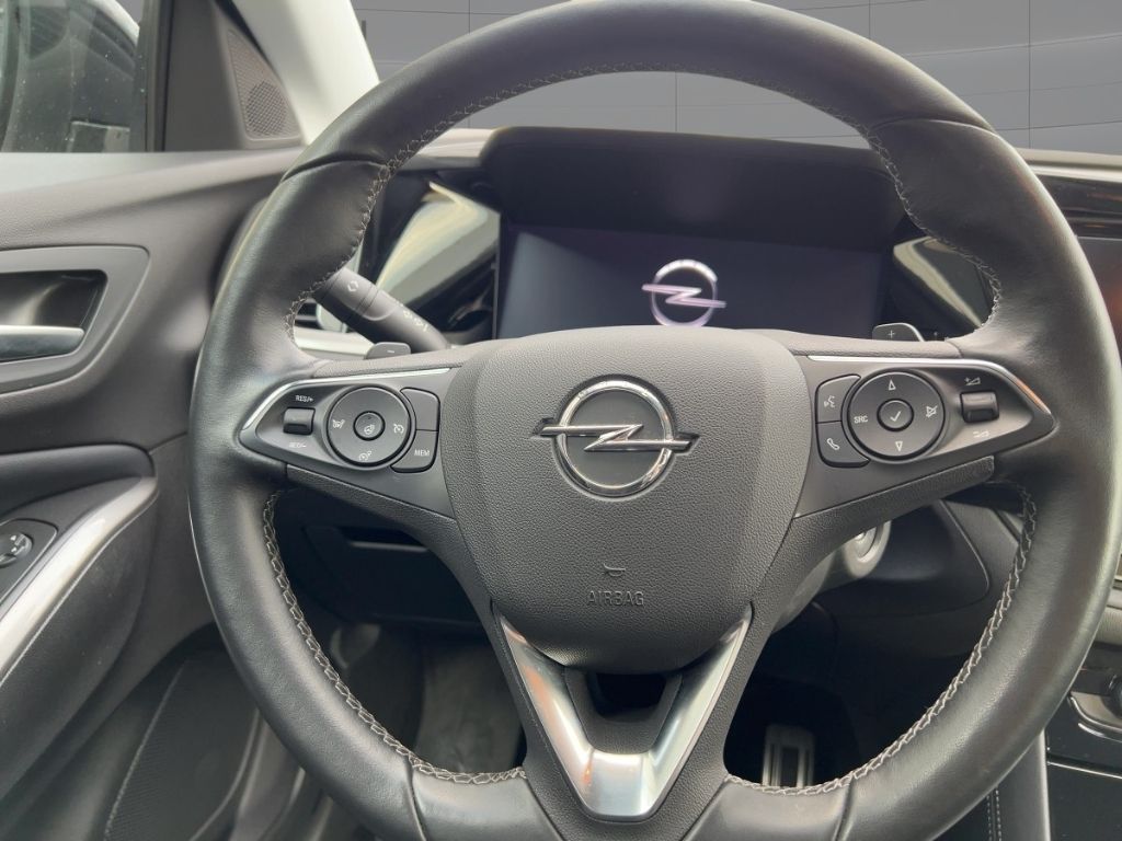 Fahrzeugabbildung Opel Grandland GS AUTOMATIK ALLWETTER WINTERPAKET