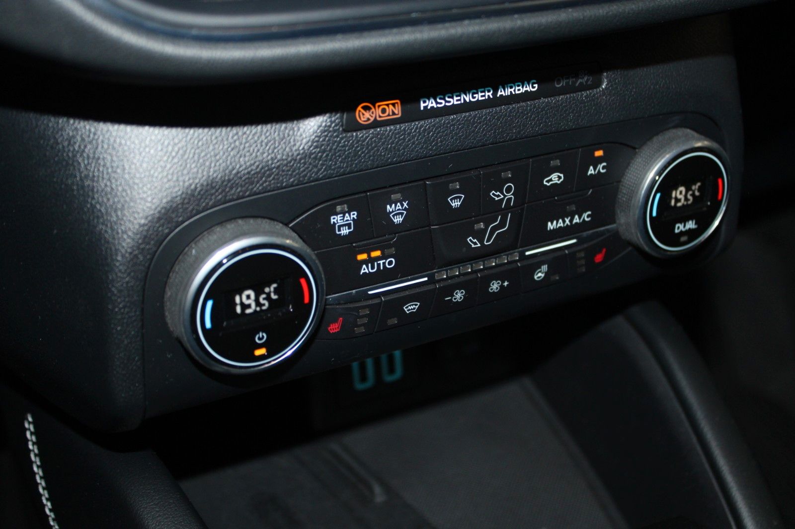 Fahrzeugabbildung Ford Kuga 2.5 PHEV Vignale Aut. LED B&O el. AHK uvm