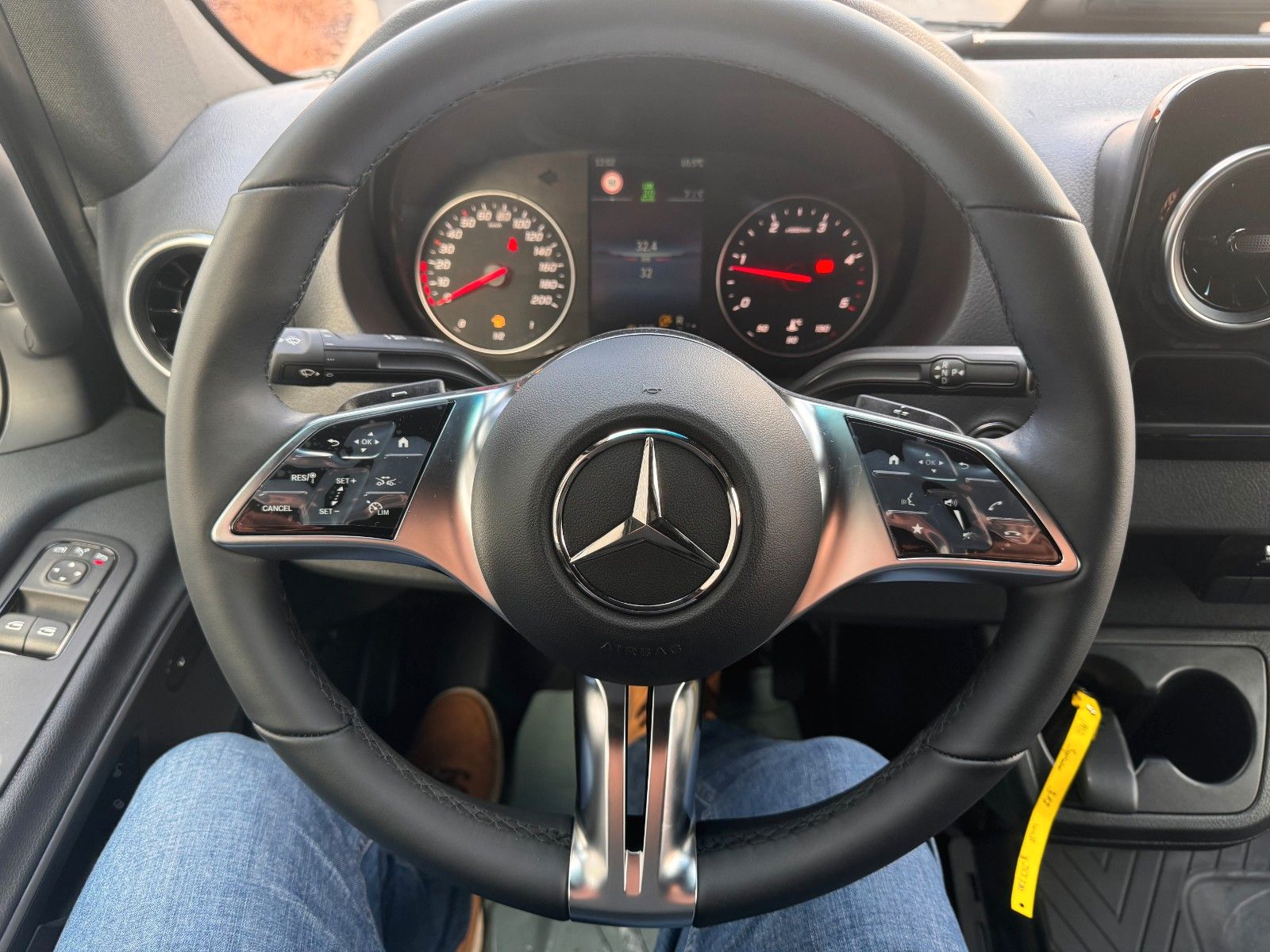 Fahrzeugabbildung Mercedes-Benz Sprinter 317 CDI 3665 9G DISTRONIC AHK